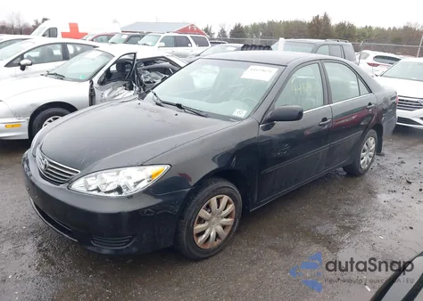 2006 Toyota Camry Le z USA, uszkodzony, nr VIN 4T1BE32K06U125586